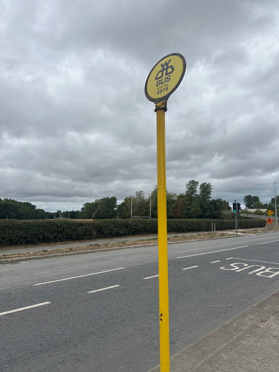 Bus from North Street Park to Swords Manor and Ormond Avenue — stop 4916 — bus stop, New Road